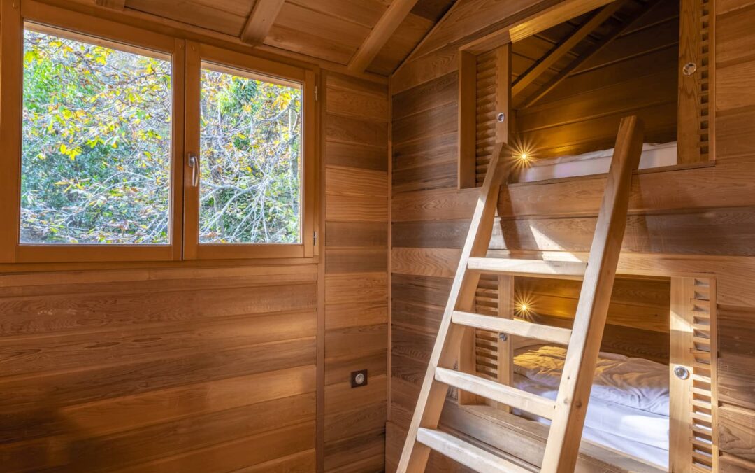 Family Tree hut Bunk Beds Ferme & auberge à Levie