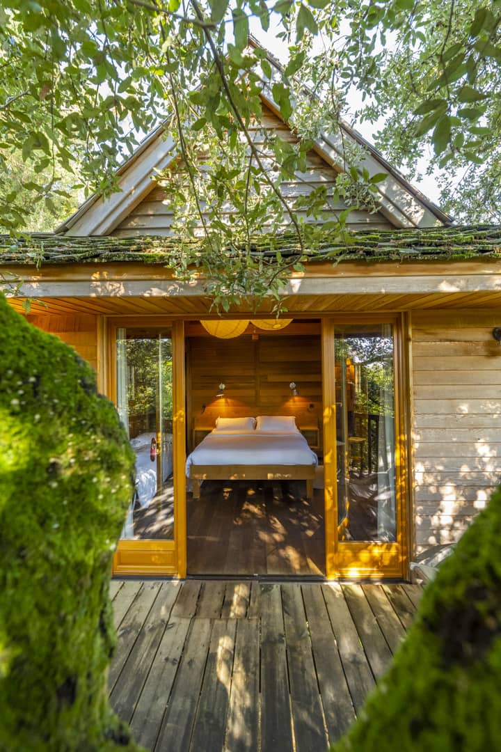 Cabane perchée avec terrasse