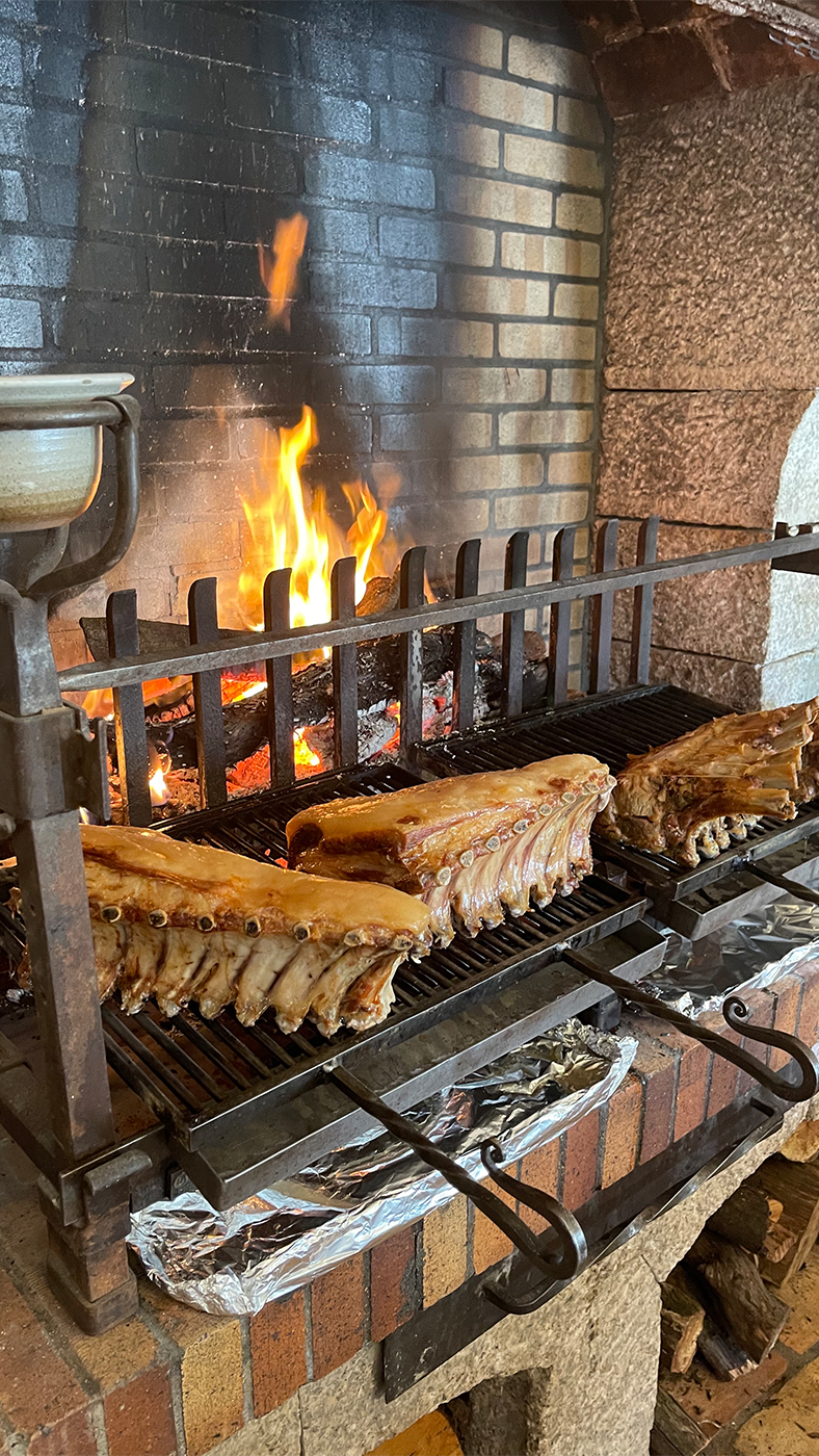 Fireplace grilling at A Pignata