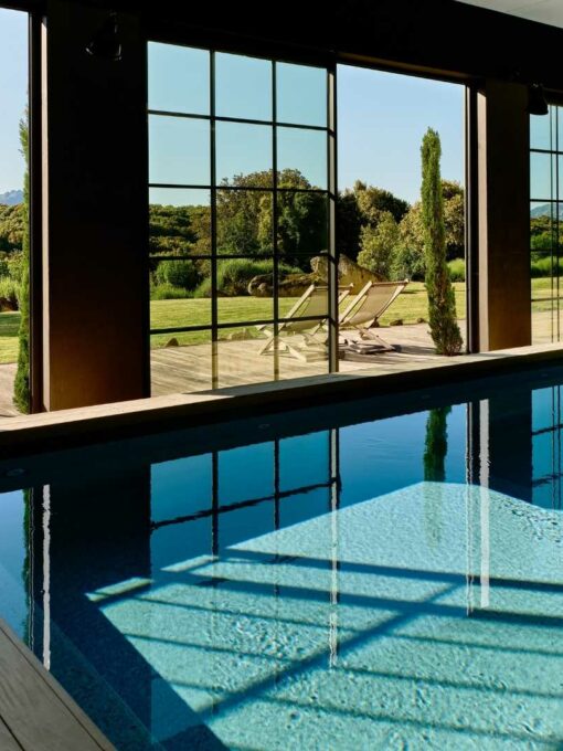 Piscine intérieure chauffée